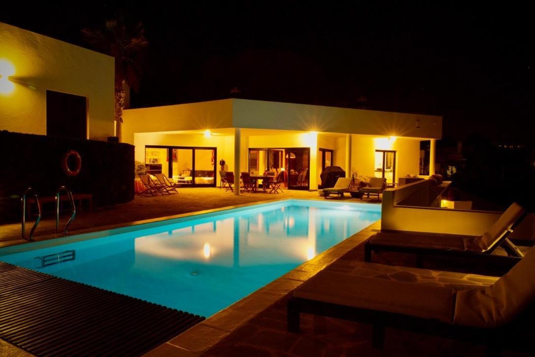 Villa V Playa Blanca  Exterior photo
