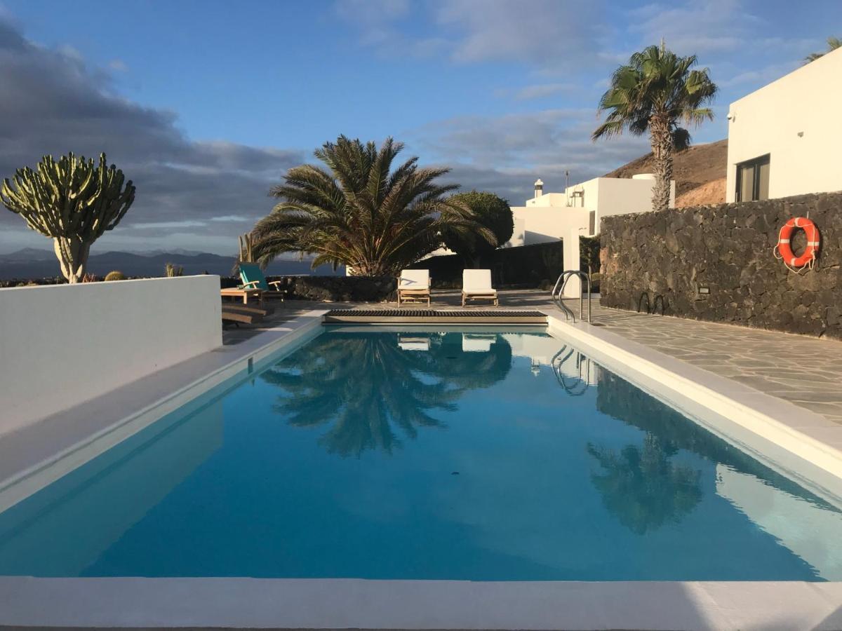 Villa V Playa Blanca  Exterior photo